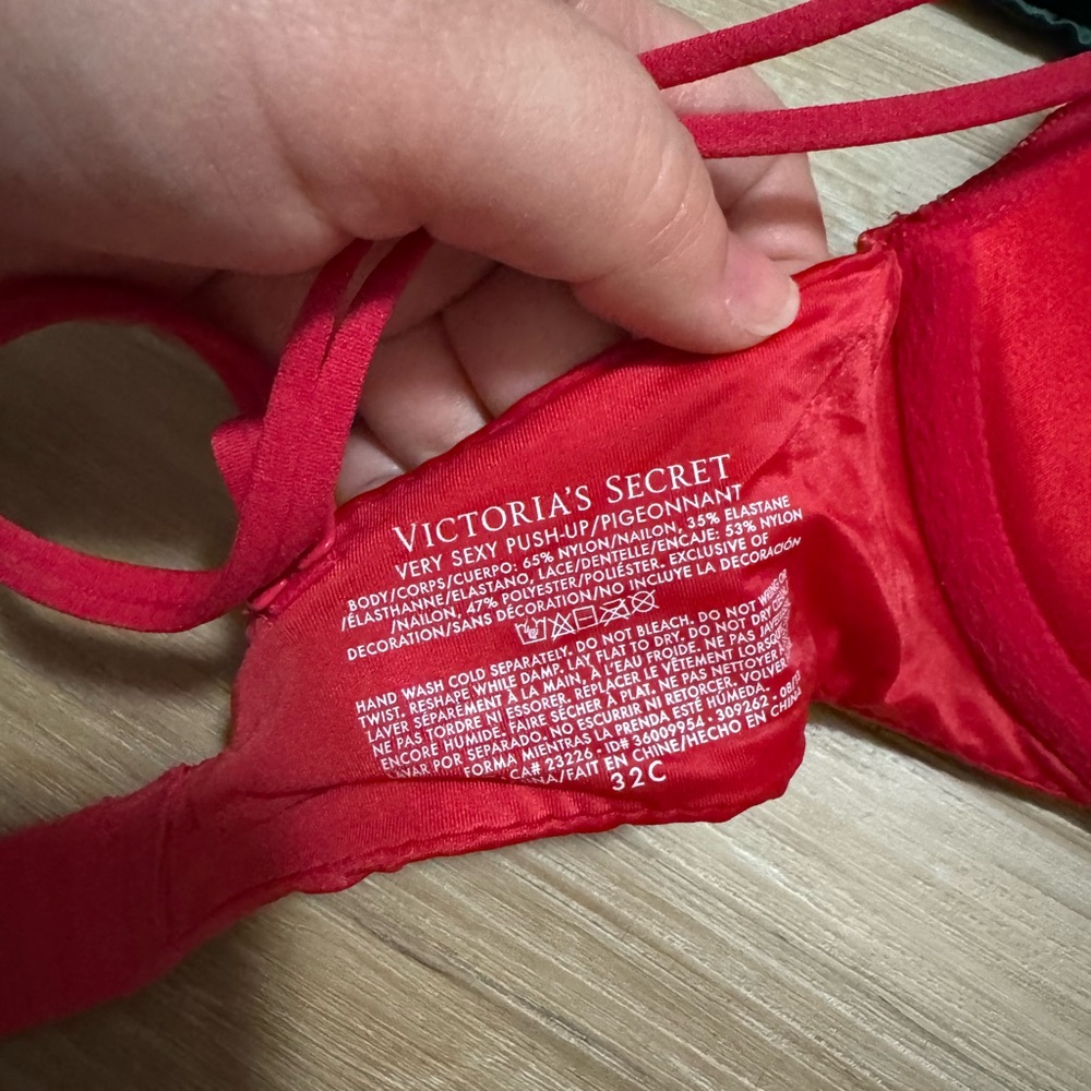 Victoria's Secret Lace and Satin Bra Set - Pink, Red, Purple, Green - Picture 4 of 8